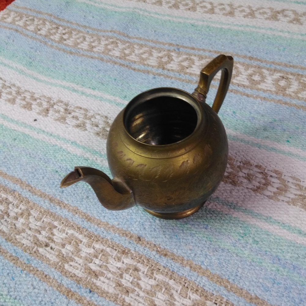 3 PIECE SET OF BRASS POT, PITCHER WITH LID - Picture 8 of 16